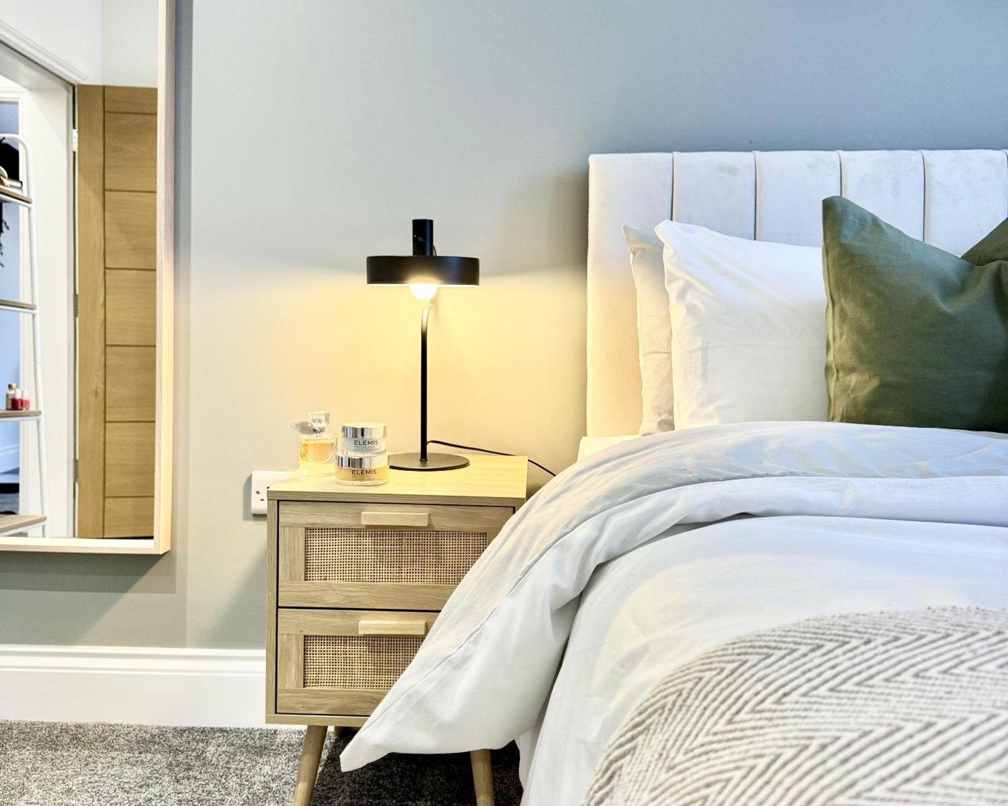 The Yorkshire Crown - Luxury Apartment - Free Parking Nearby Harrogate Eksteriør bilde