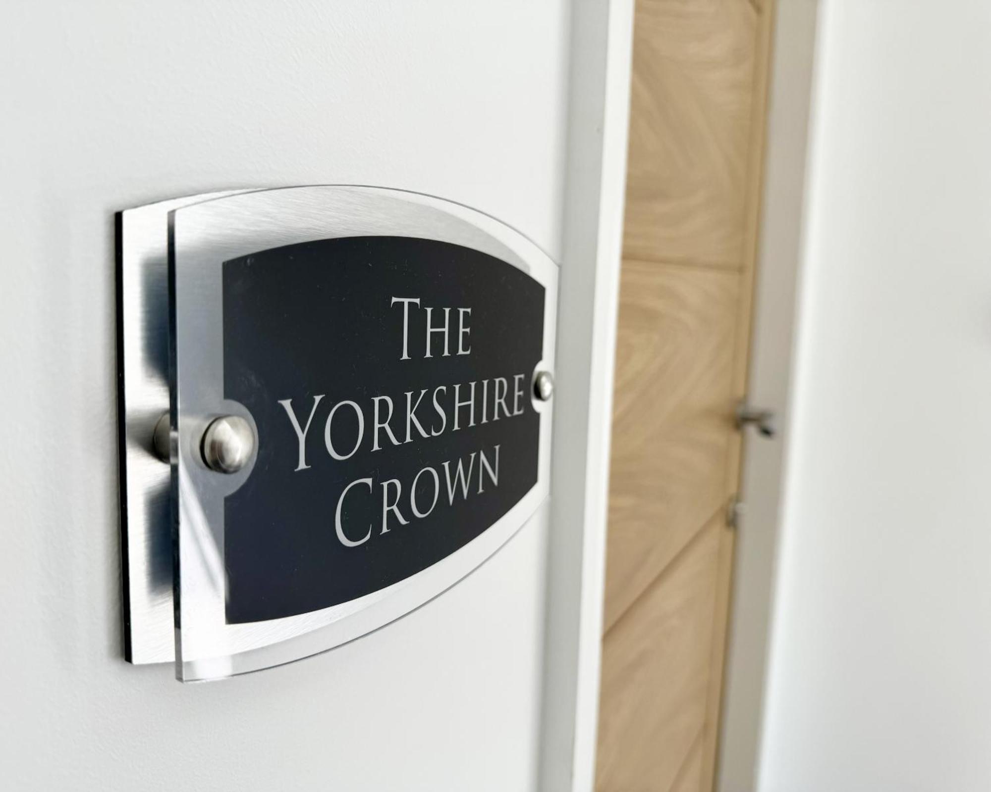 The Yorkshire Crown - Luxury Apartment - Free Parking Nearby Harrogate Eksteriør bilde
