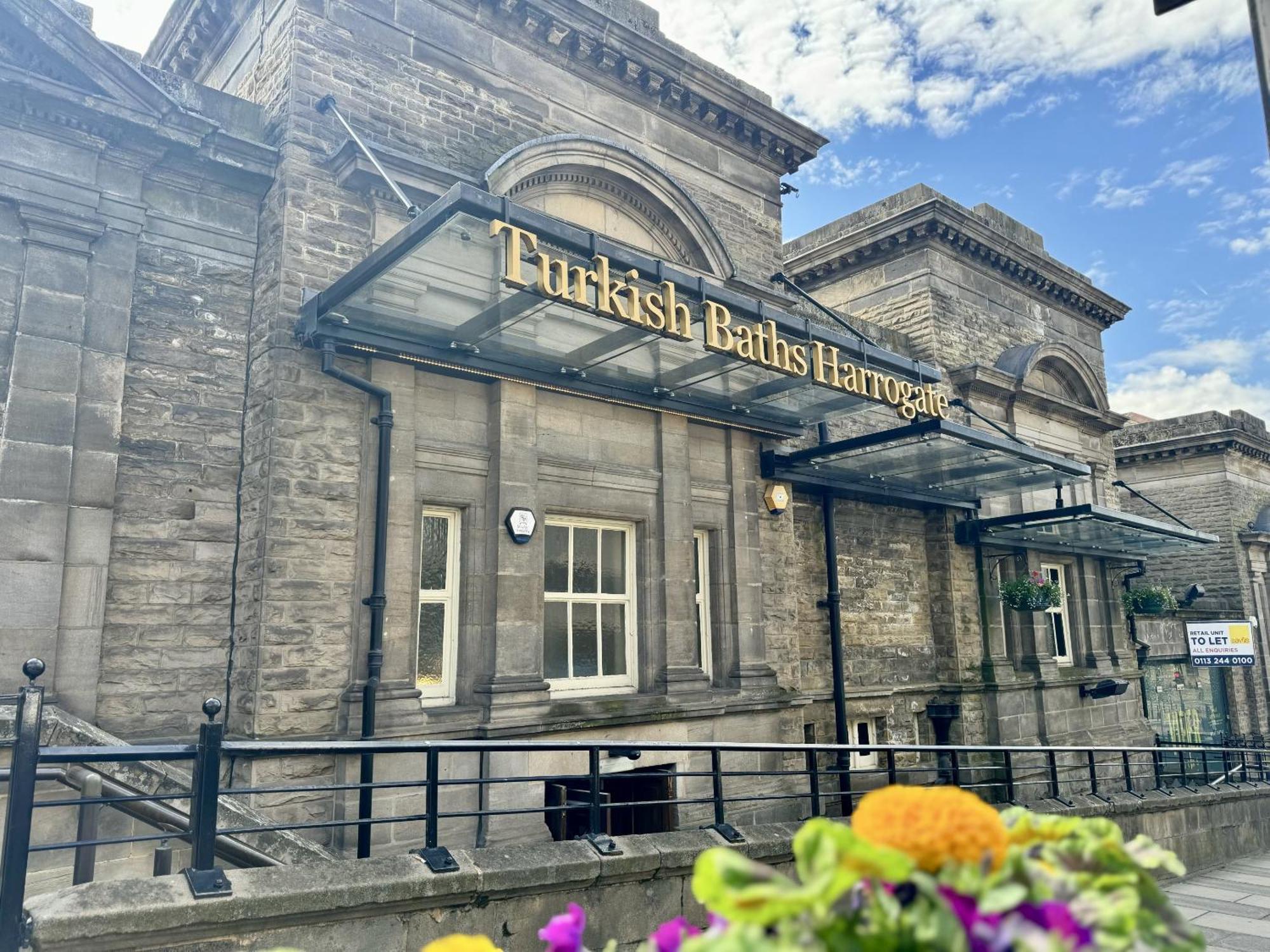 The Yorkshire Crown - Luxury Apartment - Free Parking Nearby Harrogate Eksteriør bilde