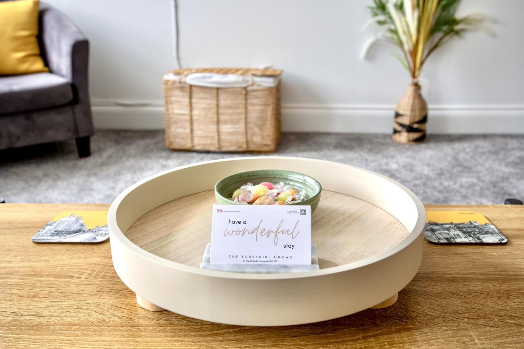 The Yorkshire Crown - Luxury Apartment - Free Parking Nearby Harrogate Eksteriør bilde